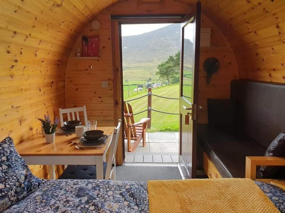Отель Gorse Hill Glamping Ньюкасл Экстерьер фото