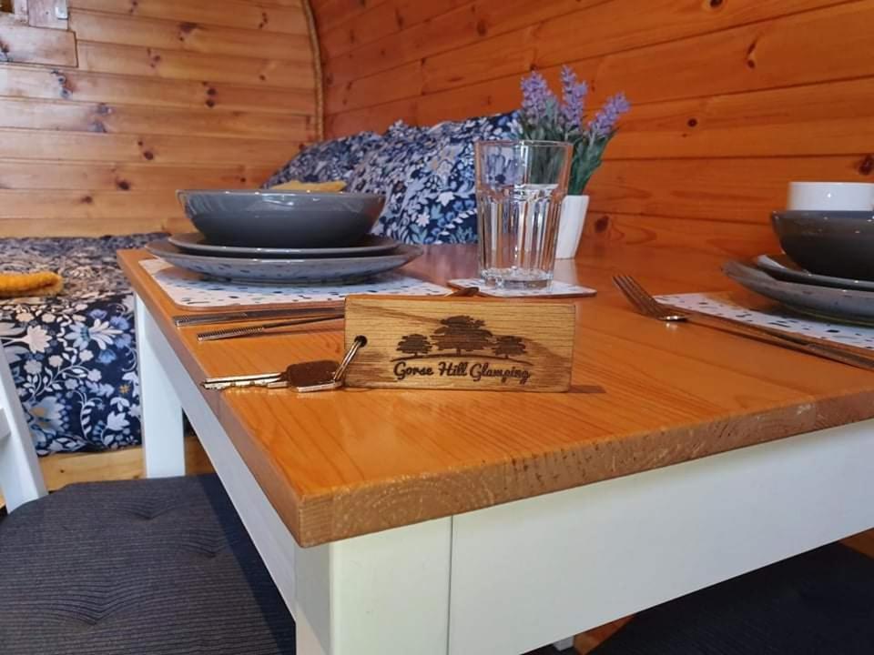 Отель Gorse Hill Glamping Ньюкасл Экстерьер фото