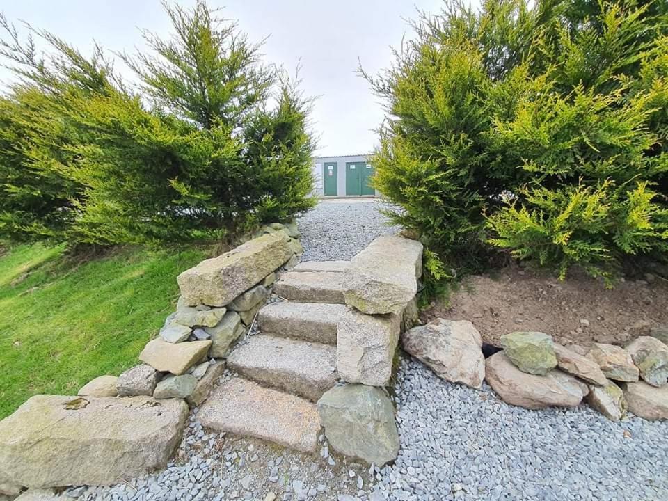 Отель Gorse Hill Glamping Ньюкасл Экстерьер фото
